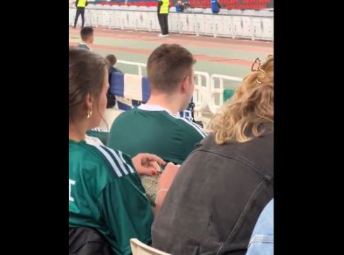 Απίθανο βίντεο από το ΟΑΚΑ: Φίλη του Παναθηναϊκού βλέπει το ντέρμπι με την ΑΕΚ και πλέκει (vid)