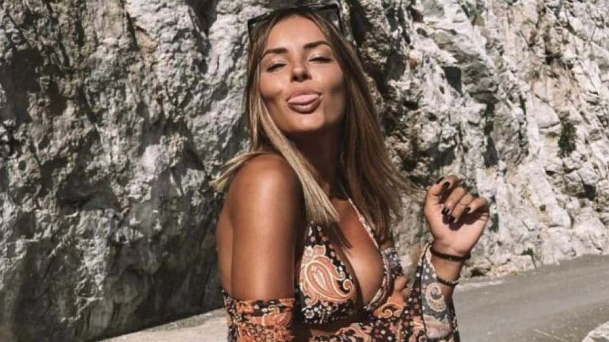 Η Σοφιάνα Αβραμάκη σε νυχτερινή έξοδο με διχτυωτό φόρεμα χωρίς εσώρουχα! (pics)