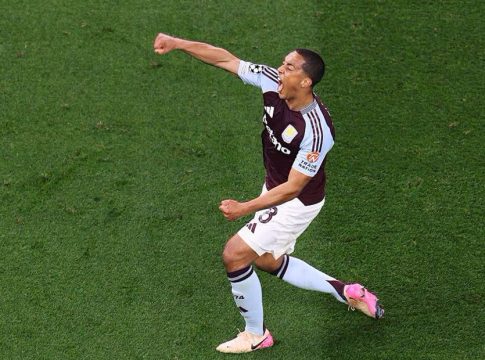 Μειώνει σε 1-2 με τον Τίλεμανς η Άστον Βίλα (vid)