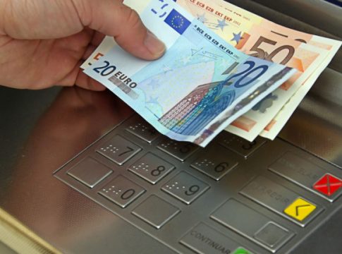 Επιδόματα: Ποιες πληρωμές θα γίνουν από 22 έως 25 Απριλίου