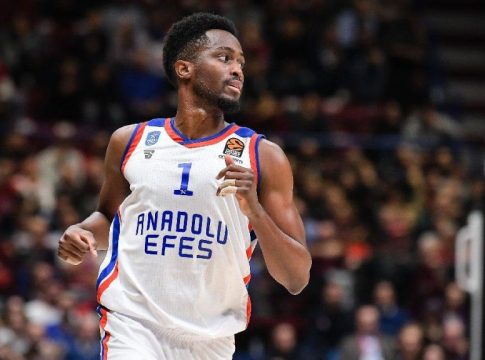 Πλήγμα για την Εφές: Χάνει τα playoffs ο Μπομπουά
