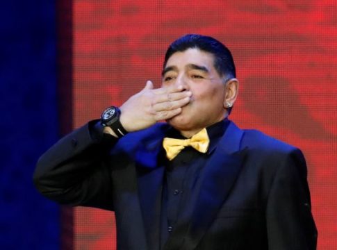 Ο Μαραντόνα αντιστεκόταν στην ιατρική περίθαλψη, κατέθεσαν οι αδελφές του