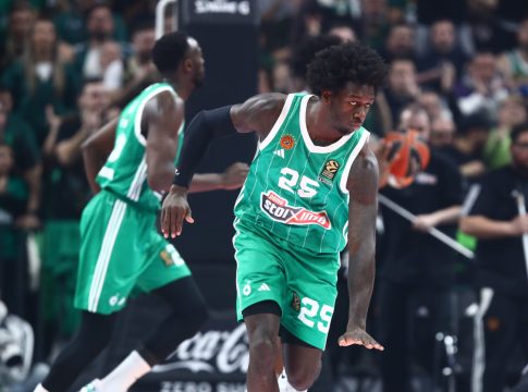 Κέντρικ Ναν: Άφησε το παρκέ και άρχισε… τον χορό! (vid)