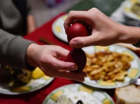 Πάτρα: Στο νοσοκομείο με τροφική δηλητηρίαση 5 μέλη οικογένειας μετά το πασχαλινό τραπέζι σε γνωστή ταβέρνα