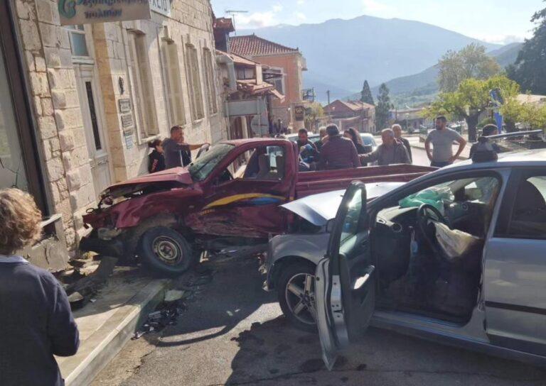 Λεβίδι: Δεύτερος νεκρός από το τροχαίο – Πέθανε στο νοσοκομείο ο 75χρονος που είχε τραυματιστεί σοβαρά (vid)