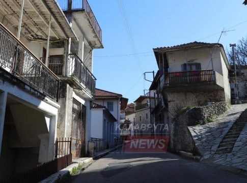 Καλάβρυτα: Ένοπλη ληστεία με καλάσνικοφ σε ΕΛΤΑ – Τι λέει αυτόπτης μάρτυρας
