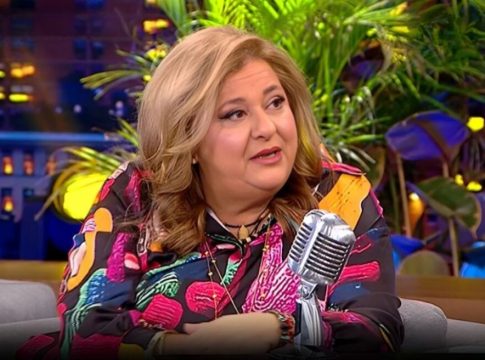 «Είναι η κοπέλα μου, τα έχουμε»: Η απάντηση της Ελισάβετ Κωνσταντινίδου όταν την ρώτησαν γιατί πάει συνέχεια στην Άννα Βίσση