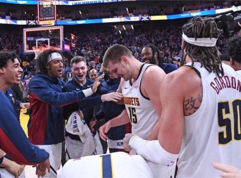 Αδιανόητος Γιόκιτς και «clutch» Γκόρντον έκλεισαν το σπίτι των Θάντερ – Break και από τους απίθανους Νικς στη Βοστώνη (vids)