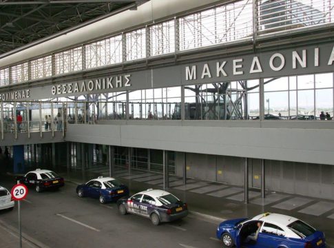 Αναγκαστική προσγείωση στο αεροδρόμιο «Μακεδονία» – Ενταση σε πτήση από Εδιμβούργο για Λάρνακα