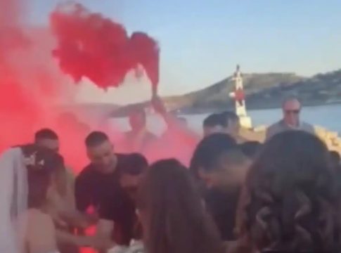 ΟΥΚας παντρεύτηκε και οι φίλοι του μετέτρεψαν σε «αρένα μάχης» το γλέντι (vid)