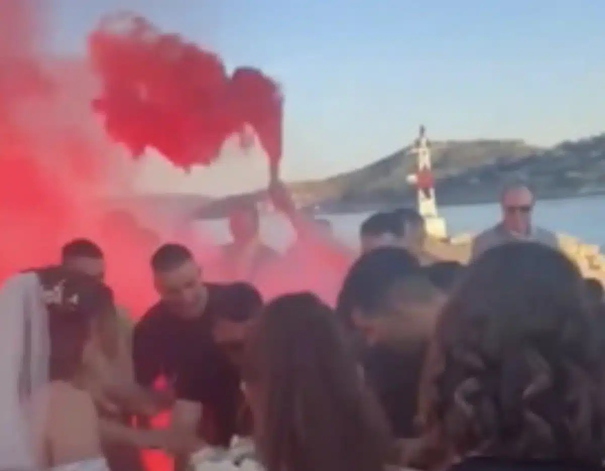 ΟΥΚας παντρεύτηκε και οι φίλοι του μετέτρεψαν σε «αρένα μάχης» το γλέντι (vid)