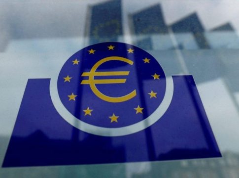 Η σκιά των δασμών πάνω από την Ευρώπη – Φρένο για την ανάπτυξη στην Ευρωζώνη