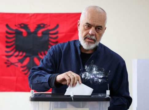 Εκλογές στην Αλβανία: Ο Ράμα εξασφάλισε πλειοψηφία – Αμφισβητεί το αποτέλεσμα ο Μπερίσα