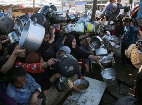 Η επισιτιστική κρίση θέτει σε κίνδυνο τις ζωές 300 εκατ. ανθρώπων
