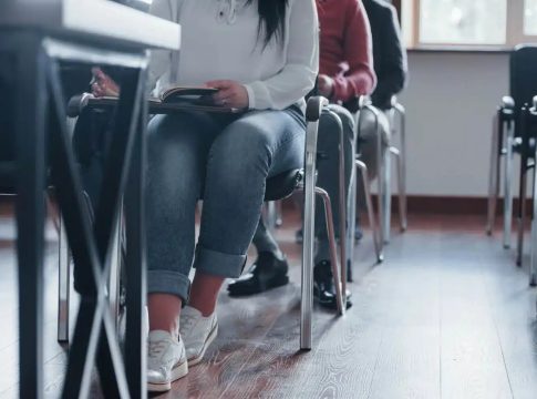 Πανελλήνιες 2025: Μαθητής μηδενίστηκε επειδή χτύπησε το κινητό του την ώρα της εξέτασης