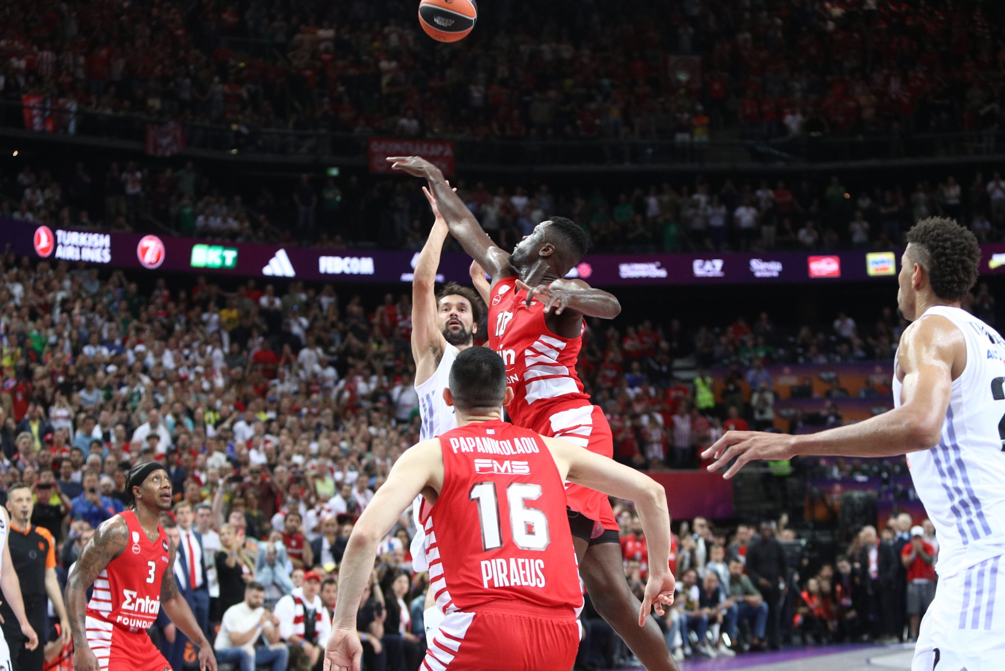 Η Euroleague θυμήθηκε το νικητήριο καλάθι του Γιουλ κόντρα στον Ολυμπιακό (vid)