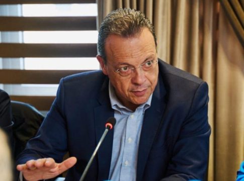 Φάμελλος: «Συνώνυμο των λέξεων «υποκρισία» και «ψέμα» ο Μητσοτάκης»