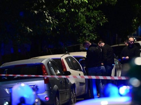Επεισόδιο με πυροβολισμούς στον Εύοσμο – Ανθρωποκυνηγητό της ΕΛ.ΑΣ. για τη σύλληψη του δράστη