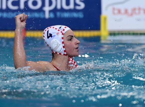 Σάντα: «Το Παπαστράτειο… τρελοκομείο»