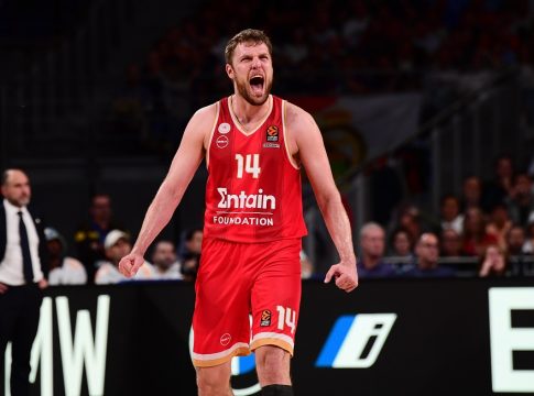 MVP των πλέι οφ ο Σάσα Βεζένκοφ (pic)