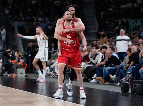 «Τρελάθηκε» με την εμφάνιση του Παπανικολάου ο Αρλάουσκας: «Μου κάνεις πλάκα» (vid)
