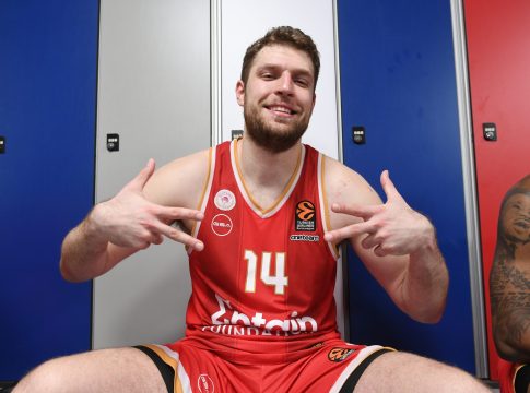 Βεζένκοφ: «Πετύχαμε τους δύο από τους τρεις στόχους μας, πάμε να το πάρουμε»