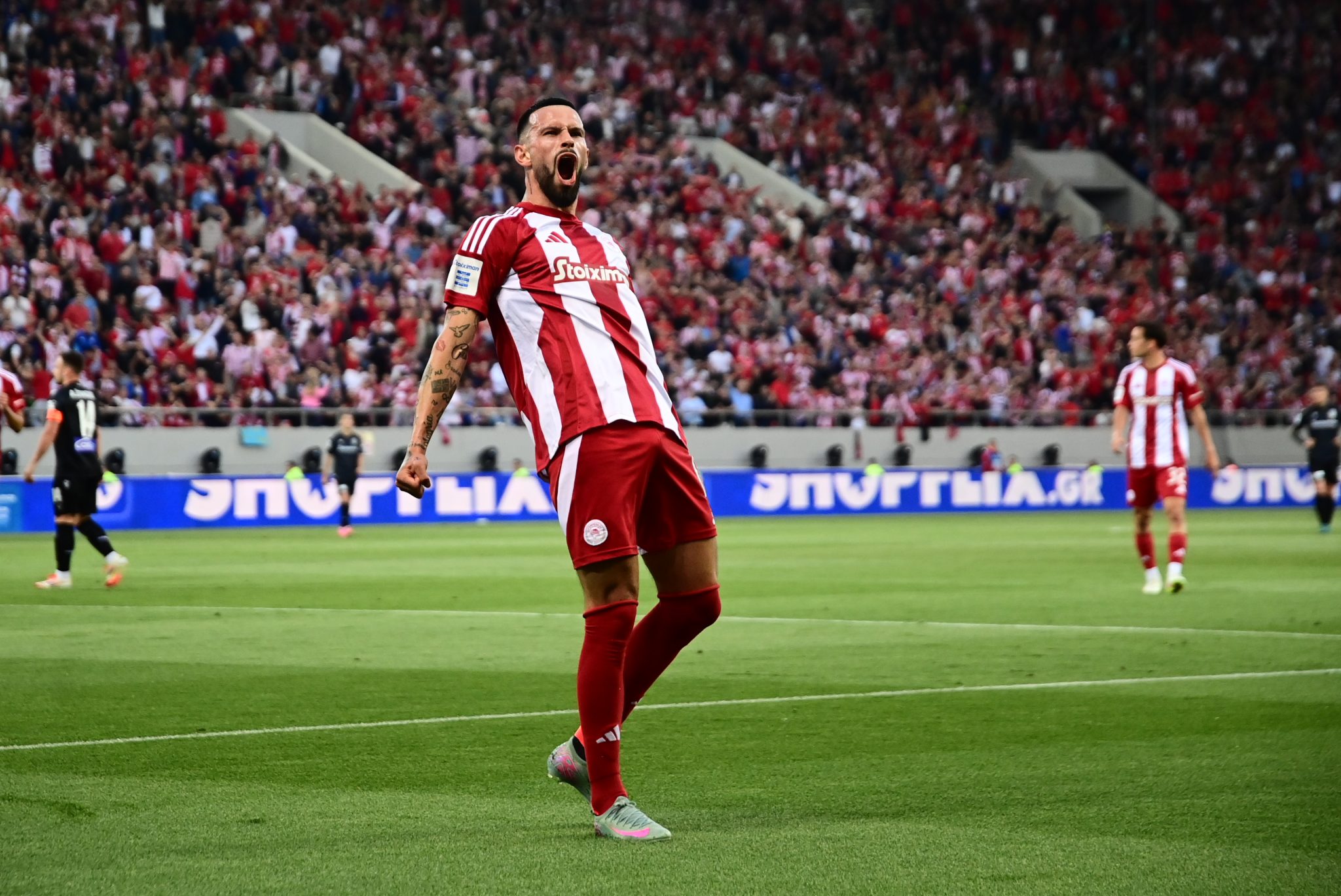 Ο Ολυμπιακός ισοφάρισε με γκολ του Βέλντε (1-1, vid)