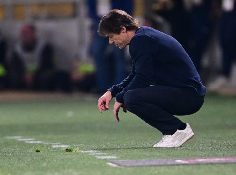 Ξεχειλίζει η οργή στον κόσμο της ΑΕΚ: «Καταφέρατε να παίζετε με συνέπεια στην ξεφτίλα – Τεράστια η ευθύνη της διοίκησης και του Αλμέιδα» (pics)