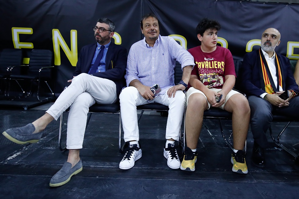 Στη «Sunel Arena» για να δει το ματς της Γαλατά ο Αταμάν (pics & vid)
