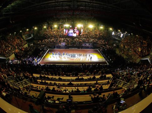 Γεμίζει η «Sunel Arena» για τον τελικό της ΑΕΚ με την Αλκαλόιντ