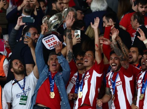 Ο Μεντιλίμπαρ «μεταμόρφωσε» τον Ολυμπιακό και πανηγύρισε Conference, Πρωτάθλημα και Κύπελλο σε 353 ημέρες! (vids)