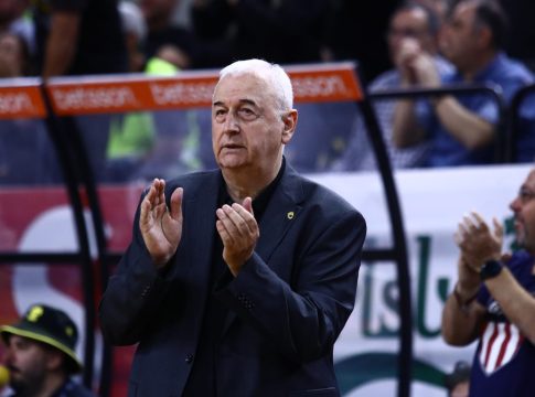 Αποθεώθηκε ο Σάκοτα πριν το ματς της ΑΕΚ με τον Προμηθέα (vid)