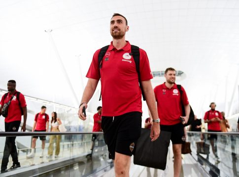 Έφτασαν στο Άμπου Ντάμπι Ολυμπιακός και Παναθηναϊκός (pics)