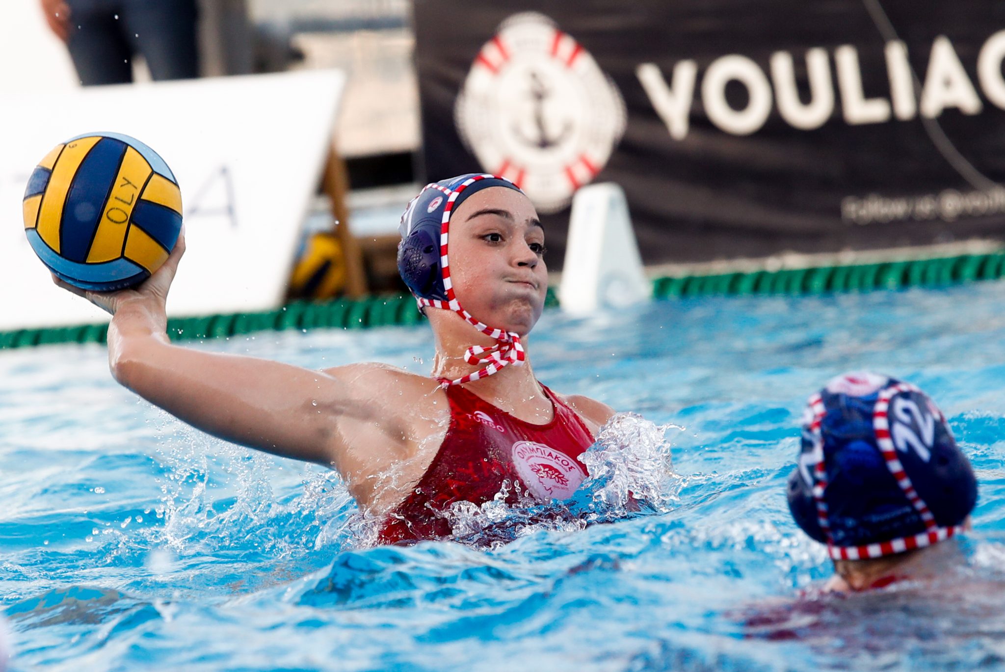 Βουλιαγμένη – Ολυμπιακός 8-10: «Θρυλικό» break και 1-0 για τις «ερυθρόλευκες» (vid)