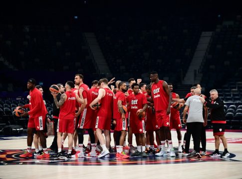 Η προπόνηση του Ολυμπιακού στο Άμπου Ντάμπι (vid+pics)