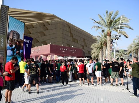 Απαγόρευσαν την είσοδο στην «Etihad Arena» σε οπαδούς του Ολυμπιακού που φορούσαν κελεμπίες