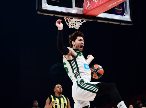 Ο Όσμαν… εγκαινίασε το Final Four με εντυπωσιακό κάρφωμα (vid)