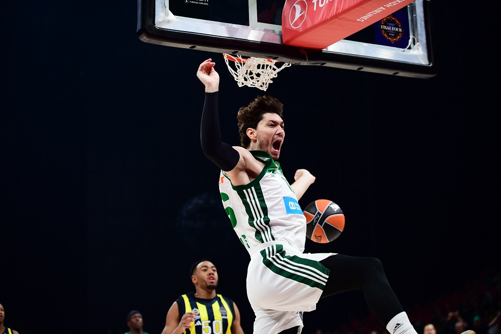 Ο Όσμαν… εγκαινίασε το Final Four με εντυπωσιακό κάρφωμα (vid)