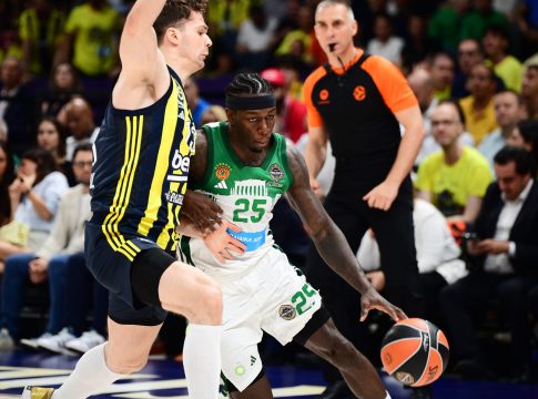 Τρομερό buzzer beater του Ναν στο τέλος του πρώτου ημιχρόνου (vid)