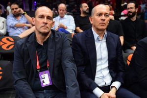 Οργισμένη δήλωση Αγγελόπουλων: «Καλό θα ήταν την Κυριακή να εμφανιστούν άπαντες όπως πρέπει, γιατί η υπομονή μας τελειώνει» (pic)