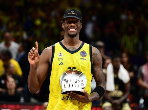 Πολυτιμότερος παίκτης του Final Four ο Νάιτζελ Χέιζ-Ντέιβις (pic)