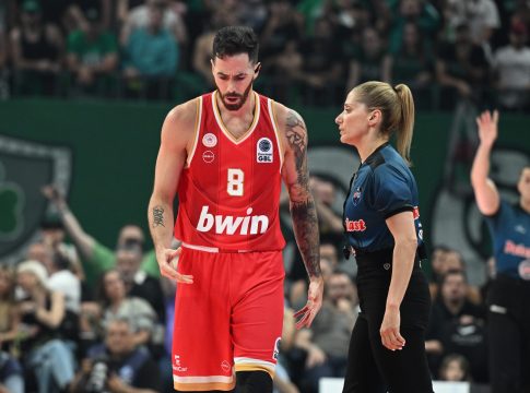 Ολυμπιακός: Αποχώρησε τραυματίας ο Βιλντόζα (vid)