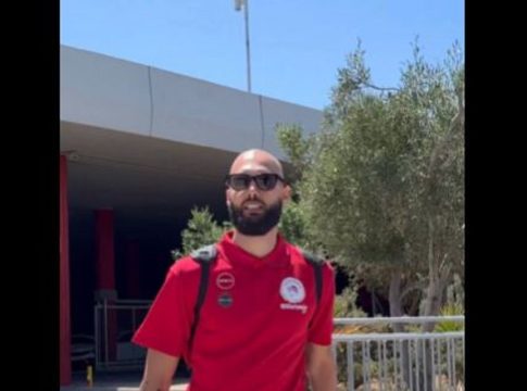 Το «Habibi» του Εβάν Φουρνιέ κατά την αναχώρηση του Ολυμπιακού (vid)