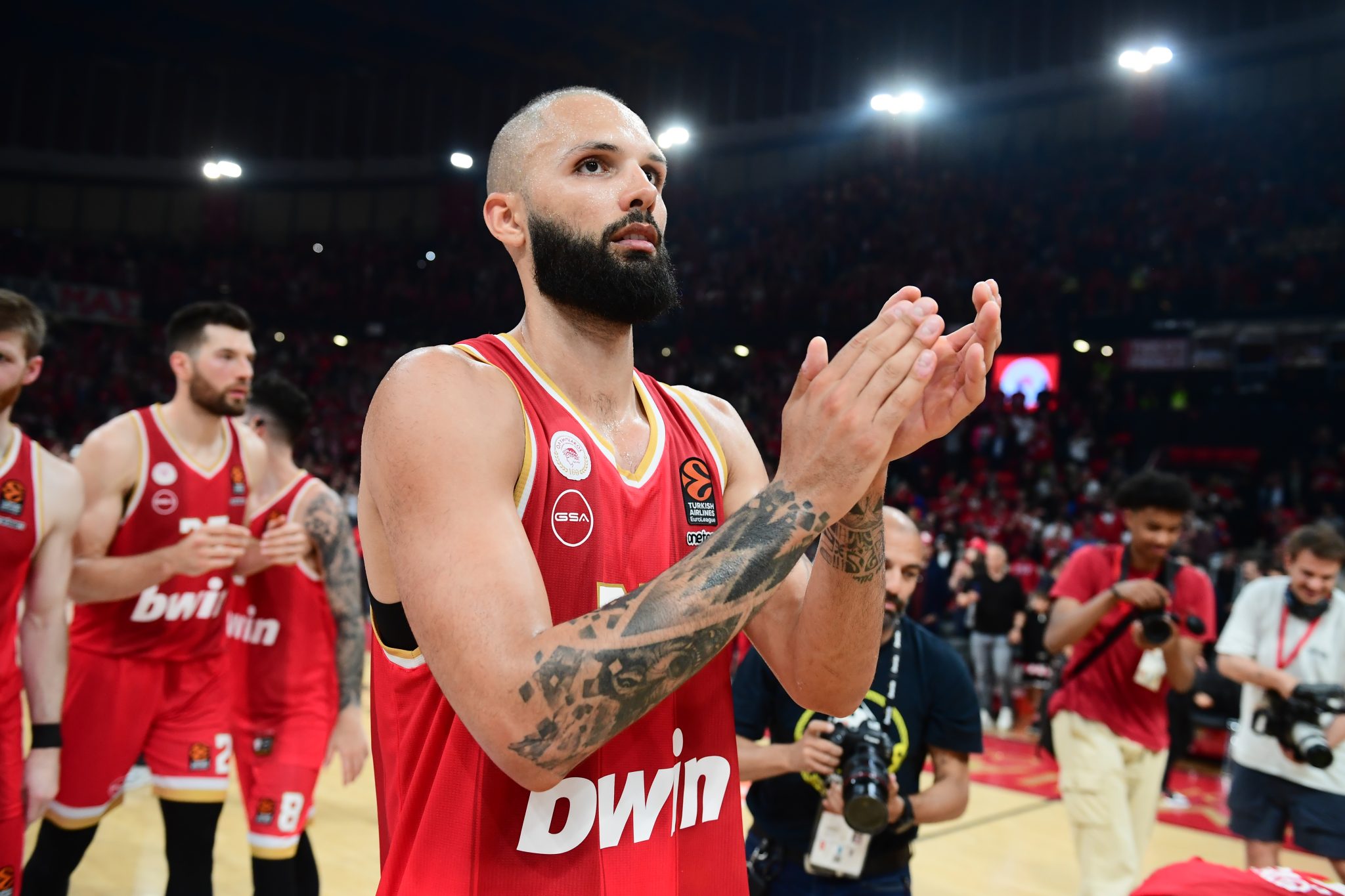 Η αναμονή που μοιάζει με… αιώνας μέχρι το Final Four (vid)
