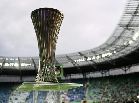 Οι εντεκάδες στον τελικό της Μπέτις με την Τσέλσι (pics)