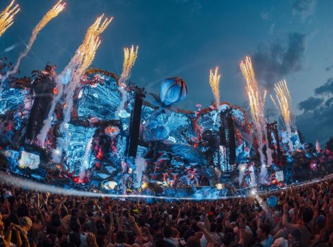Tomorrowland 2025: Τέσσερις μέρες θα κάνεις glo up στο μεγαλύτερο dancefloor του πλανήτη