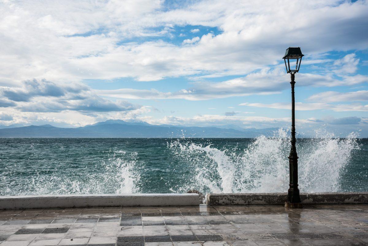 Φτάνει στην Ελλάδα η κακοκαιρία INES με μέγιστες ριπές ανέμου που θα ξεπεράσουν τα 90 km/h