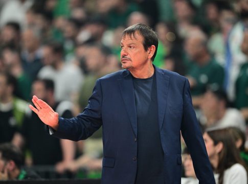 Αταμάν σε παίκτες: «Στόχος δεν είναι απλά να πάμε στο Final Four, αλλά το back to back» (vid)