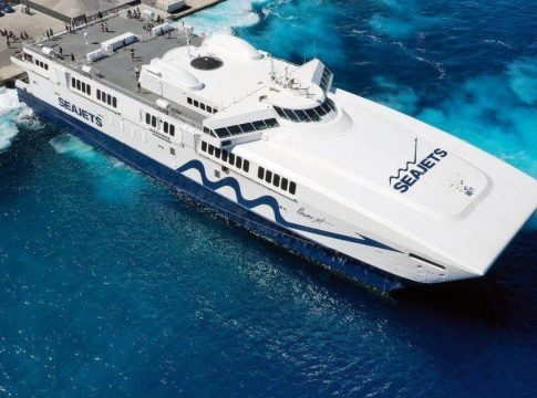 Νέα περιστατικά με ταχύπλοα αυξάνουν την ανησυχία για την ασφάλεια στην ακτοπλοΐα – Μηδενική ανοχή διαμηνύει ο Κικίλιας