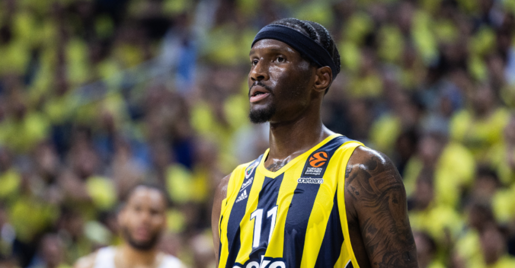 «Ο Χέιζ Ντέιβις θέλει να επιστρέψει στο NBA» (pic)